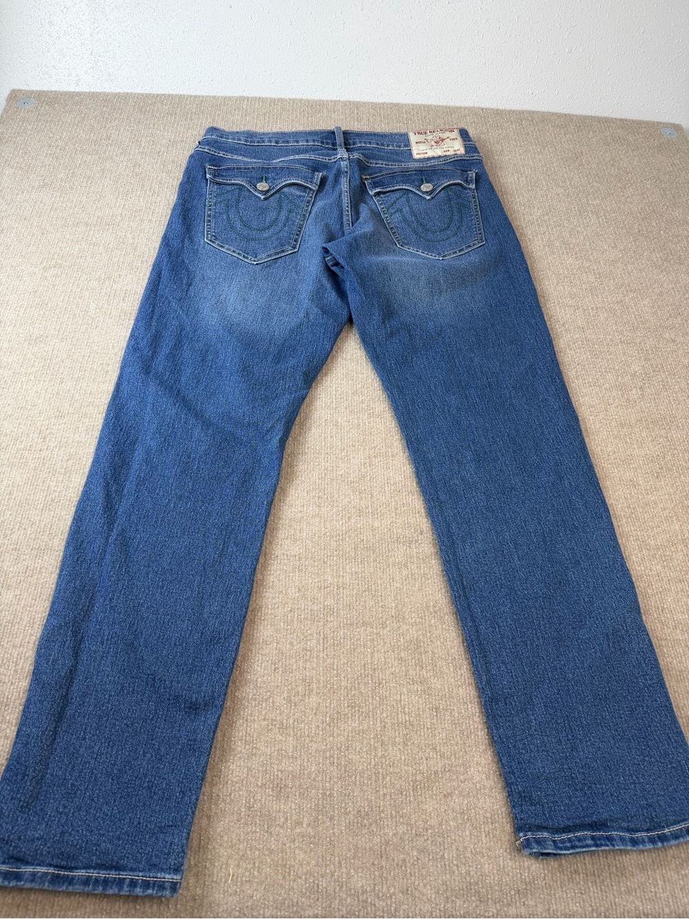 True Religion Men's Geno Relaxed Slim Fit Straight Leg Flap Pocket Size 34